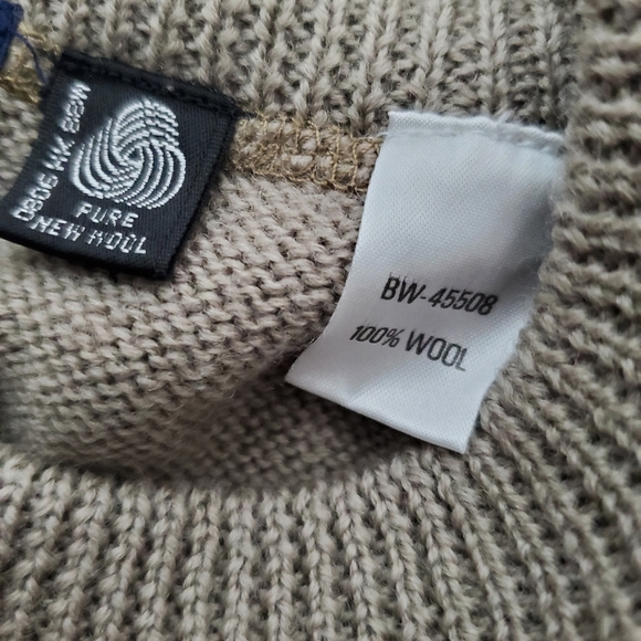 EXCO Crocodile 100% Wool Sweater for Men. - Picture 8 of 10